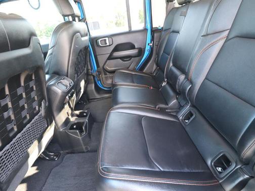 Hydro Blue Pearlcoat 2021 Jeep Gladiator Mojave 4x4