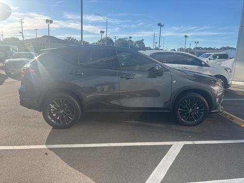 2025 Lexus NX 350h Premium