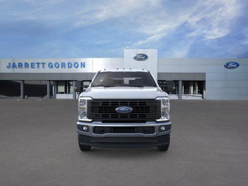 Oxford White 2026 Ford F-350 XL