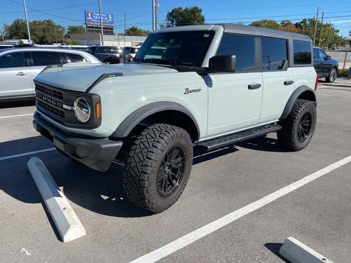 2023 Ford Bronco Base