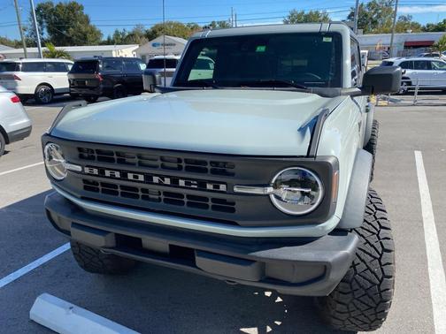 2023 Ford Bronco Base