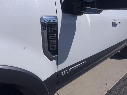 Star White 2022 Ford F-250 Lariat