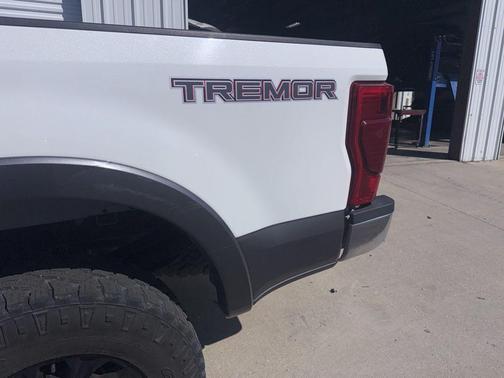 Star White 2022 Ford F-250 Lariat