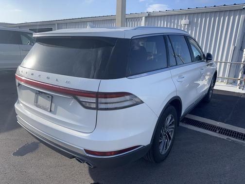 2023 Lincoln Aviator Standard