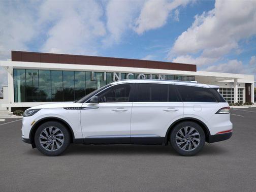 Pristine White Metallic Tri-Coat 2026 Lincoln Aviator Premiere