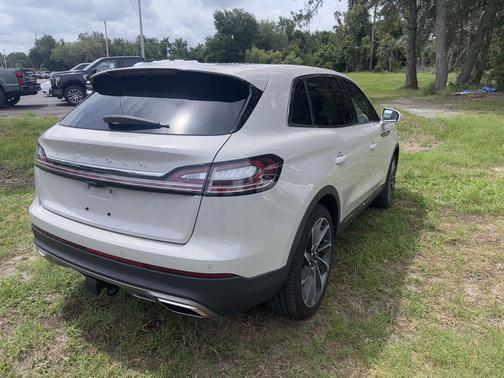Ceramic Pearl Metallic Tinted Clearcoat 2023 Lincoln Nautilus Reserve
