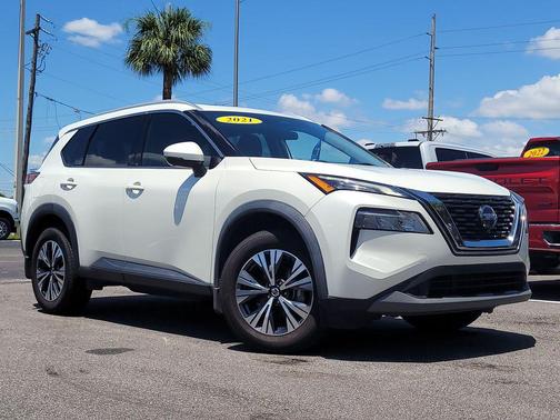 Pearl White Tricoat 2021 Nissan Rogue SV