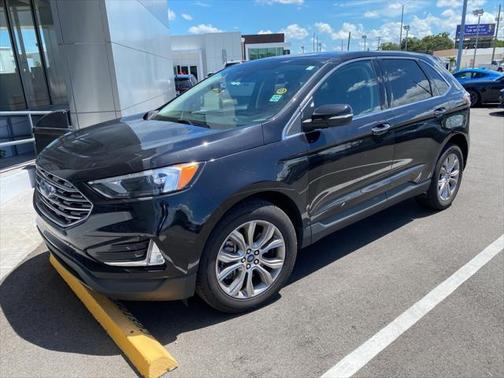 2022 Ford Edge Titanium