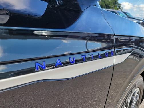 2025 Lincoln Nautilus Reserve