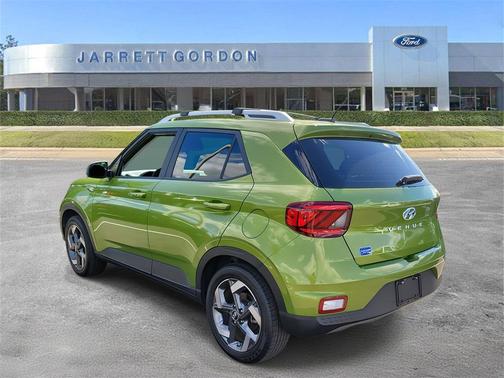 2024 Hyundai VENUE SEL