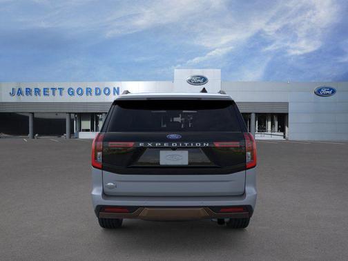 Glacier Gray Metallic Tri-Coat 2026 Ford Expedition King Ranch