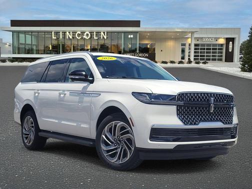 Pristine White Metallic Tri-Coat 2026 Lincoln Navigator Premiere