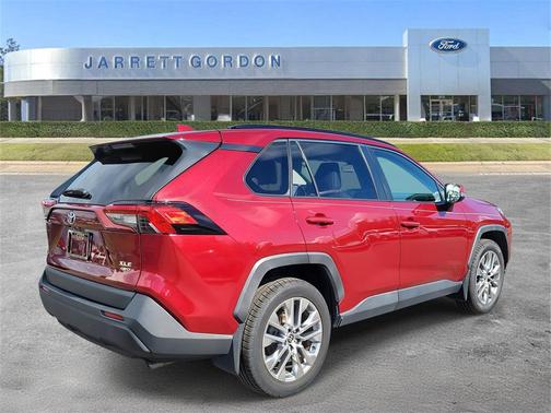 2020 Toyota RAV4 XLE Premium