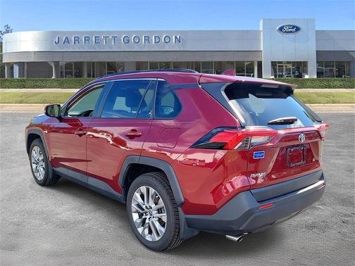 2020 Toyota RAV4 XLE Premium