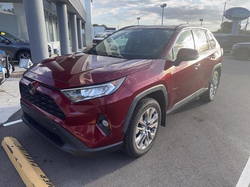 2020 Toyota RAV4 XLE Premium