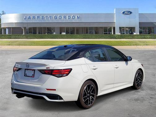 Aspen White/Super Black 2025 Nissan Sentra SR
