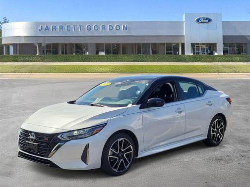 Aspen White/Super Black 2025 Nissan Sentra SR