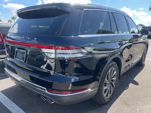 Infinite Black Metallic Clearcoat 2025 Lincoln Aviator Premiere