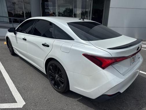 2022 Toyota Avalon Hybrid XSE