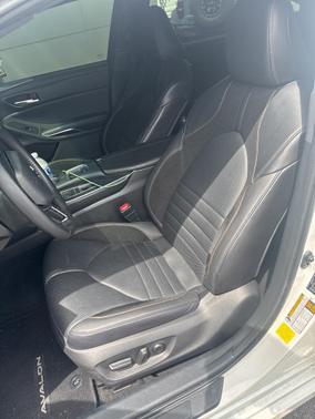 2022 Toyota Avalon Hybrid XSE