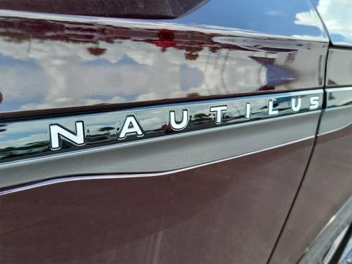2025 Lincoln Nautilus Reserve