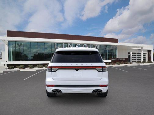 Pristine White Metallic Tri-Coat 2026 Lincoln Aviator Reserve