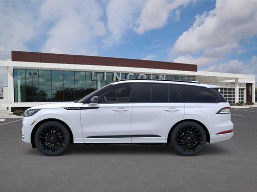 Pristine White Metallic Tri-Coat 2026 Lincoln Aviator Reserve