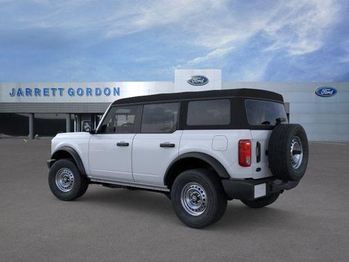 Oxford White 2025 Ford Bronco Base