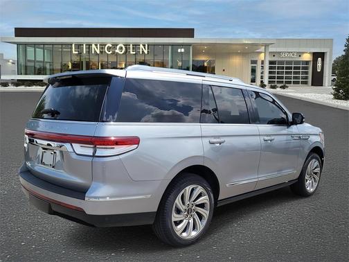2024 Lincoln Navigator Premiere