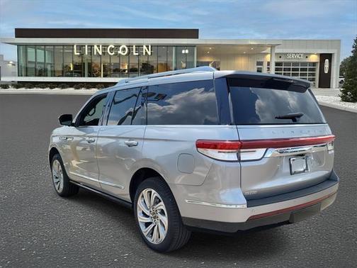 2024 Lincoln Navigator Premiere