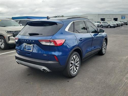 2022 Ford Escape Titanium