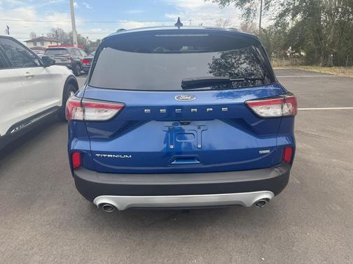 2022 Ford Escape Titanium