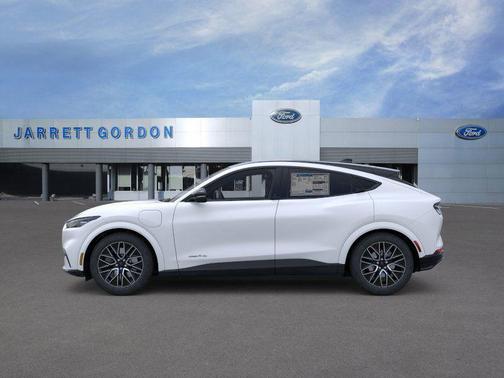 Star White Metallic Tri-Coat 2026 Ford Mustang Mach-E Premium