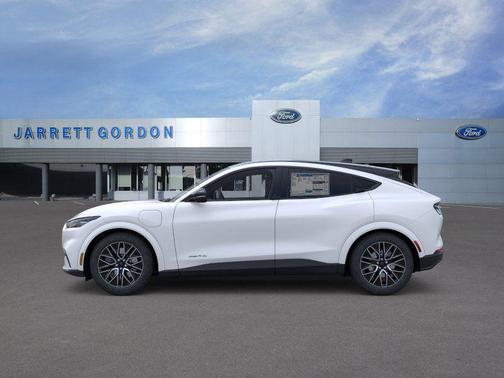 Star White Metallic Tri-Coat 2026 Ford Mustang Mach-E Premium