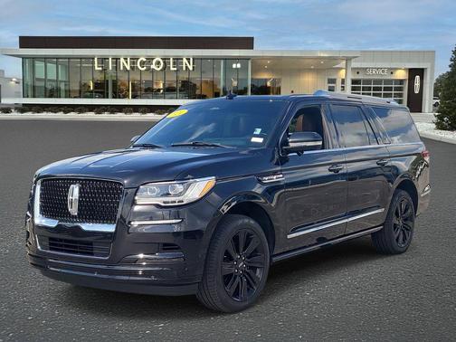 Infinite Black Metallic Clearcoat 2024 Lincoln Navigator Reserve