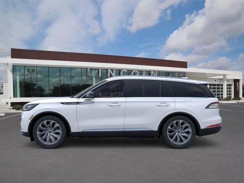 Pristine White Metallic Tri-Coat 2026 Lincoln Aviator Reserve
