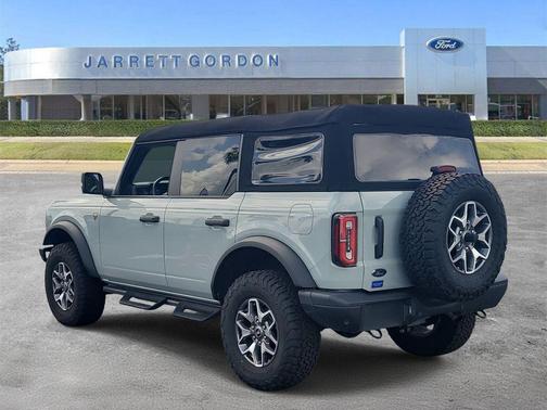 Cactus Gray 2024 Ford Bronco Badlands