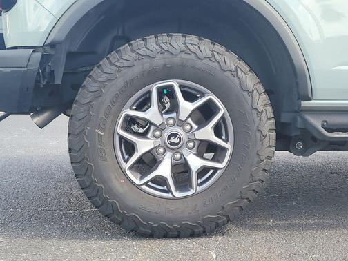 Cactus Gray 2024 Ford Bronco Badlands