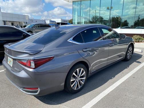 2021 Lexus ES 300h Base