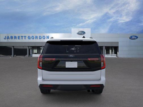 Space Silver Metallic 2026 Ford Expedition Tremor