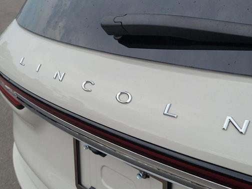 Ceramic Pearl Metallic Tri-Coat 2024 Lincoln Corsair Premiere