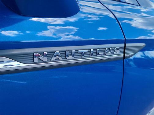 2020 Lincoln Nautilus Standard