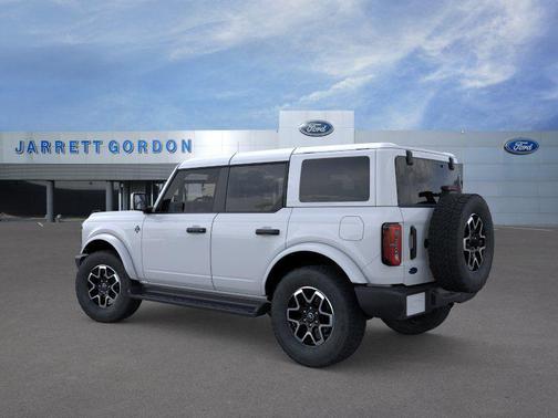 Oxford White 2026 Ford Bronco Outer Banks