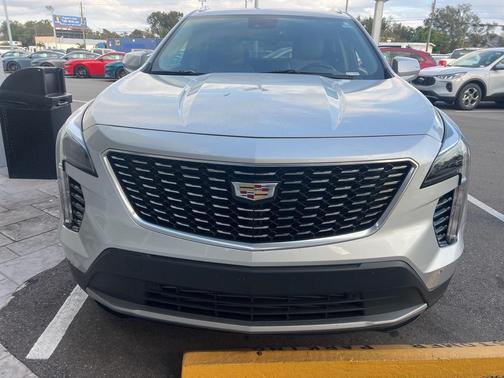 2022 Cadillac XT4 Premium Luxury