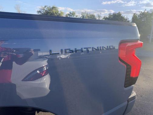 2023 Ford F-150 Lightning XLT