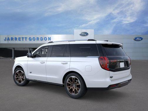 Star White Metallic Tri-Coat 2026 Ford Expedition King Ranch