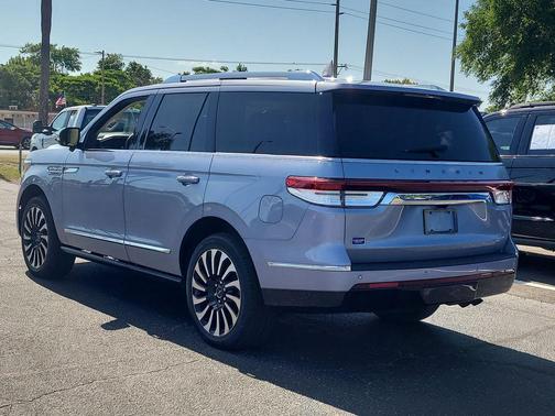 Chroma Crystal Blue Metallic Premium Colorant 2022 Lincoln Navigator Black Label