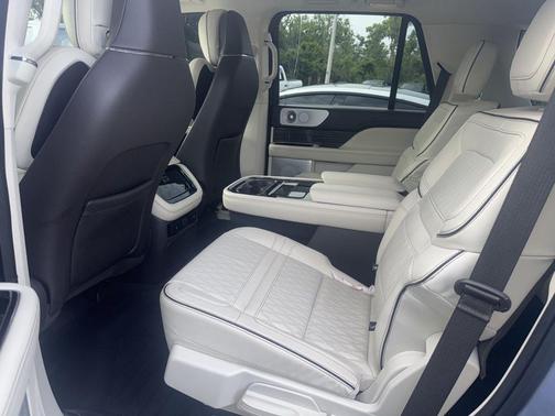Chroma Crystal Blue Metallic Premium Colorant 2022 Lincoln Navigator Black Label