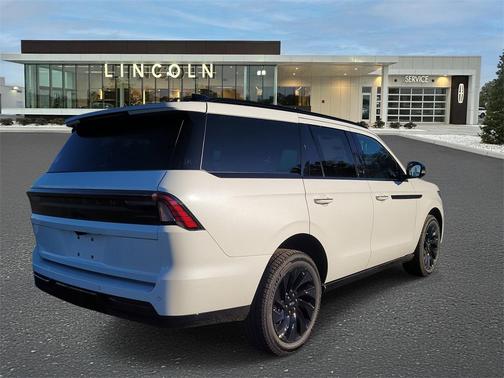 2025 Lincoln Navigator Reserve
