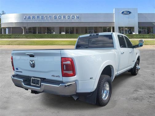 2022 RAM 3500 Laramie Crew Cab 4x4 8' Box